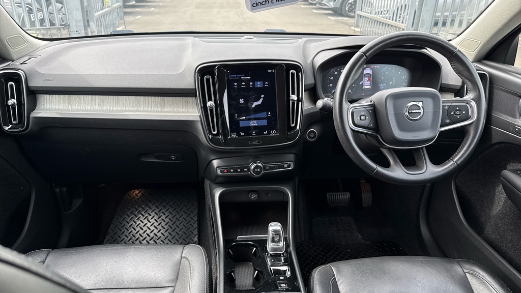 Volvo XC40 1.5 T3 Momentum Euro 6 Ss White #11