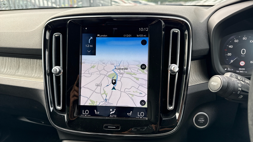 Volvo XC40 1.5 T3 Momentum Euro 6 Ss White #29