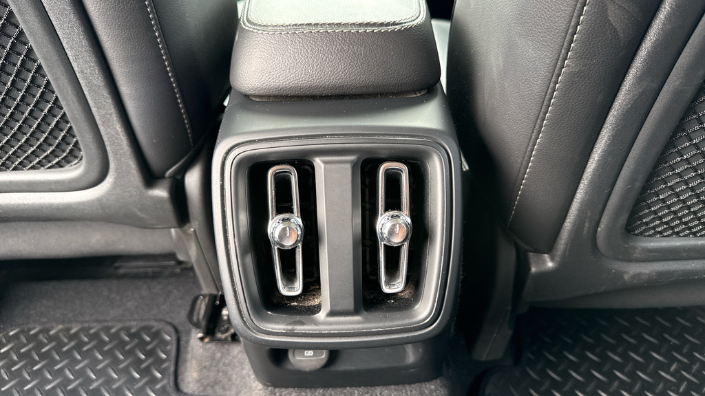 Volvo XC40 1.5 T3 Momentum Euro 6 Ss White #35