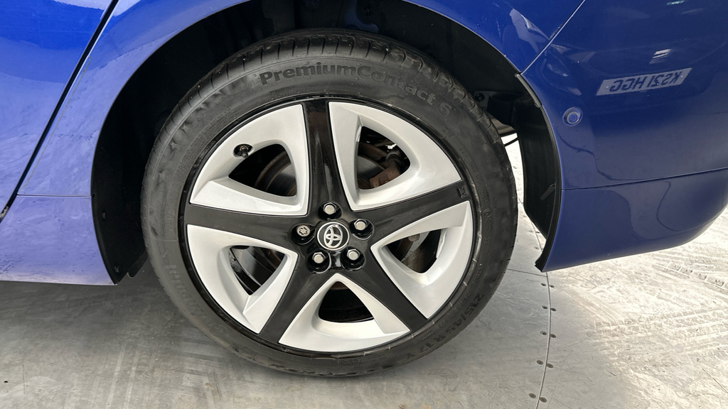 Toyota Prius 1.8 Vvti Business Edition Cvt White #25