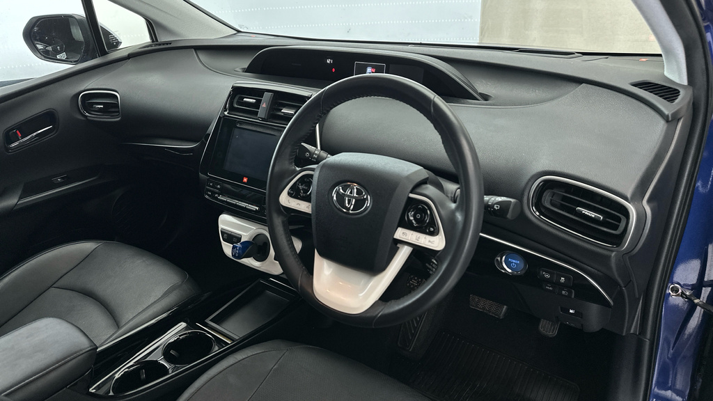 Toyota Prius 1.8 Vvti Business Edition Cvt White #11