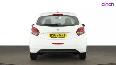Peugeot 208 Signature White #4