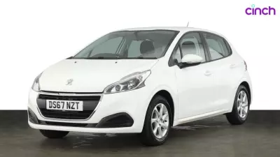 Peugeot 208 Signature White #7