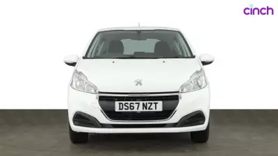 Peugeot 208 Signature White #8