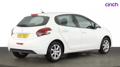 Peugeot 208 Signature White #3