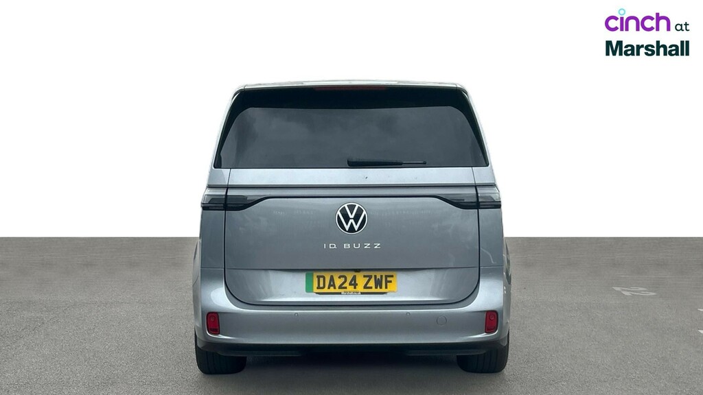 Volkswagen ID.Buzz Life 7-Seat Lwb 286 Ps 86 Kwh Pro 1 Speed White #4