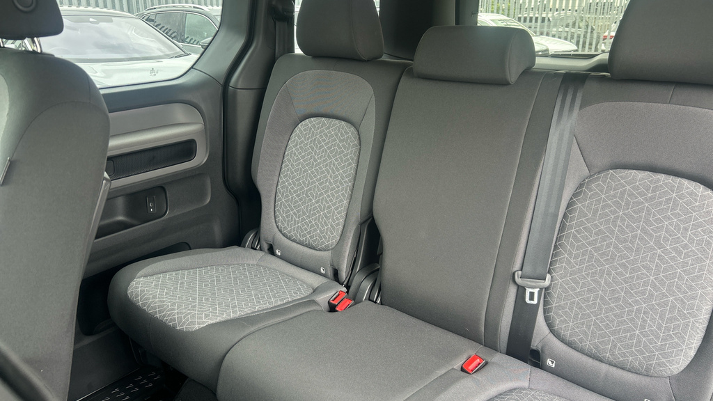 Volkswagen ID.Buzz Life 7-Seat Lwb 286 Ps 86 Kwh Pro 1 Speed White #14