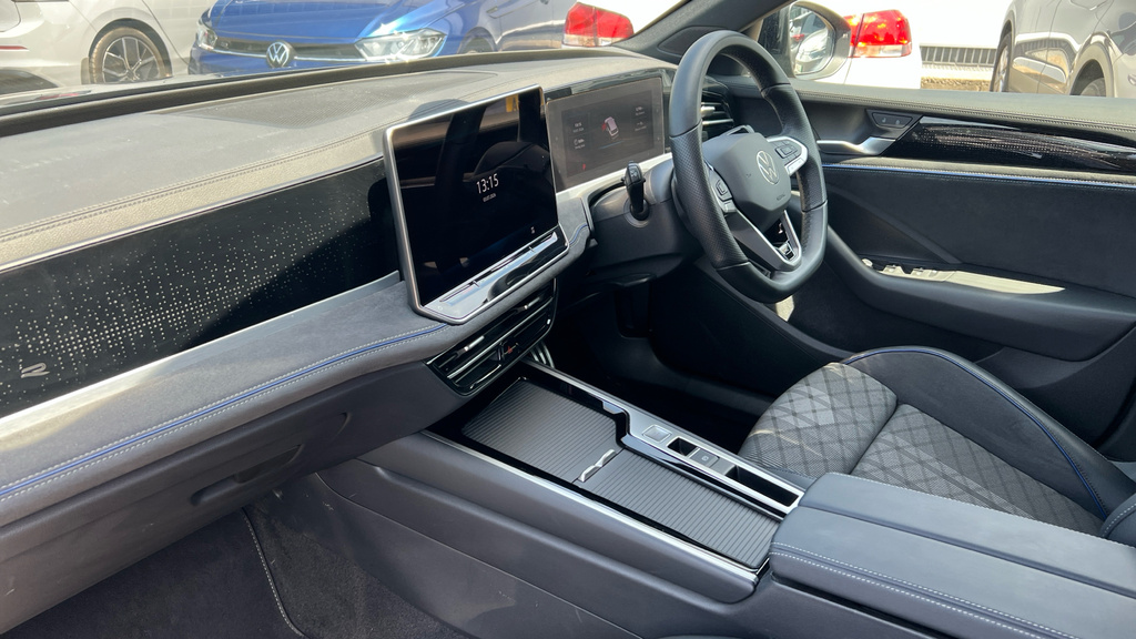 Volkswagen Passat R-line 1.5 Etsi Mhev 150Ps 7-Speed Dsg YR75WNV Black #12