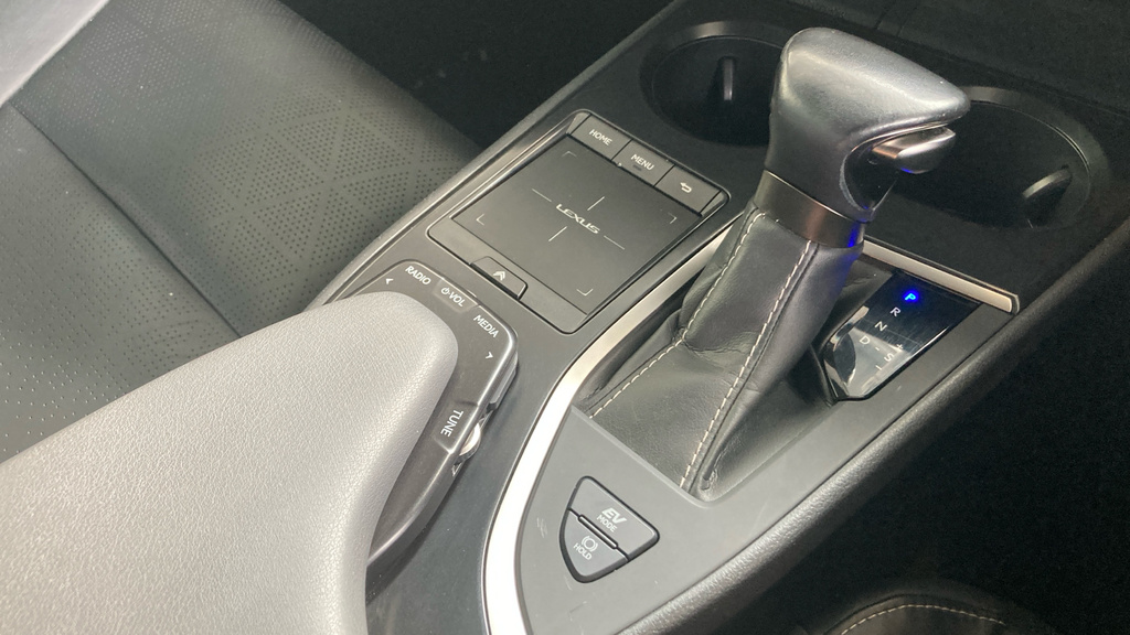 Lexus UX 250H 2.0 F-sport Cvt Premium Driver Assist Blue #34