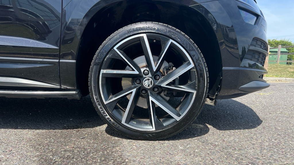 Skoda Karoq Suv 1.5 Tsi 150Ps Sportline Act Dsg Grey #25