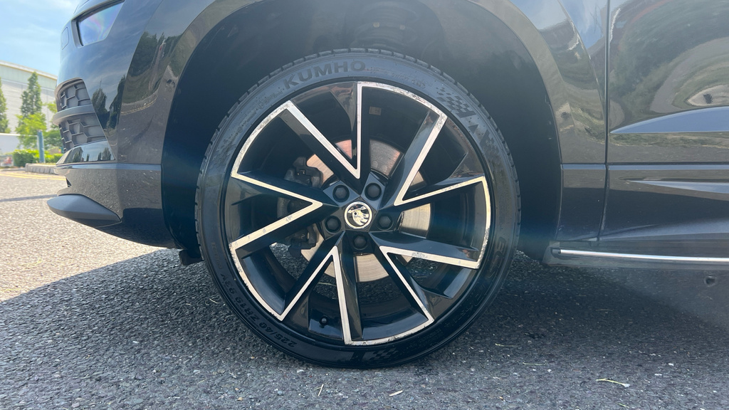 Skoda Karoq Suv 1.5 Tsi 150Ps Sportline Act Dsg Grey #26