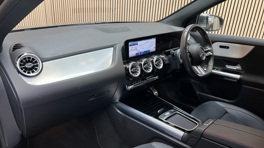 Mercedes-Benz GLA Class 1.3 Gla180 Mhev Sport Edition Suv Hybri Grey #10