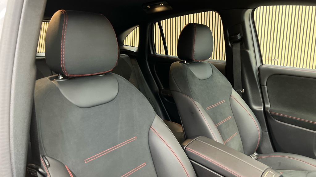 Mercedes-Benz GLA Class 1.3 Gla180 Mhev Sport Edition Suv Hybri Grey #25