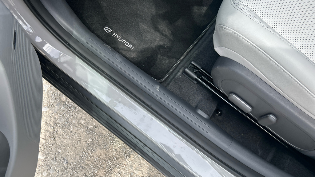 Hyundai Kona 160Kw Ultimate 65Kwh Grey #38