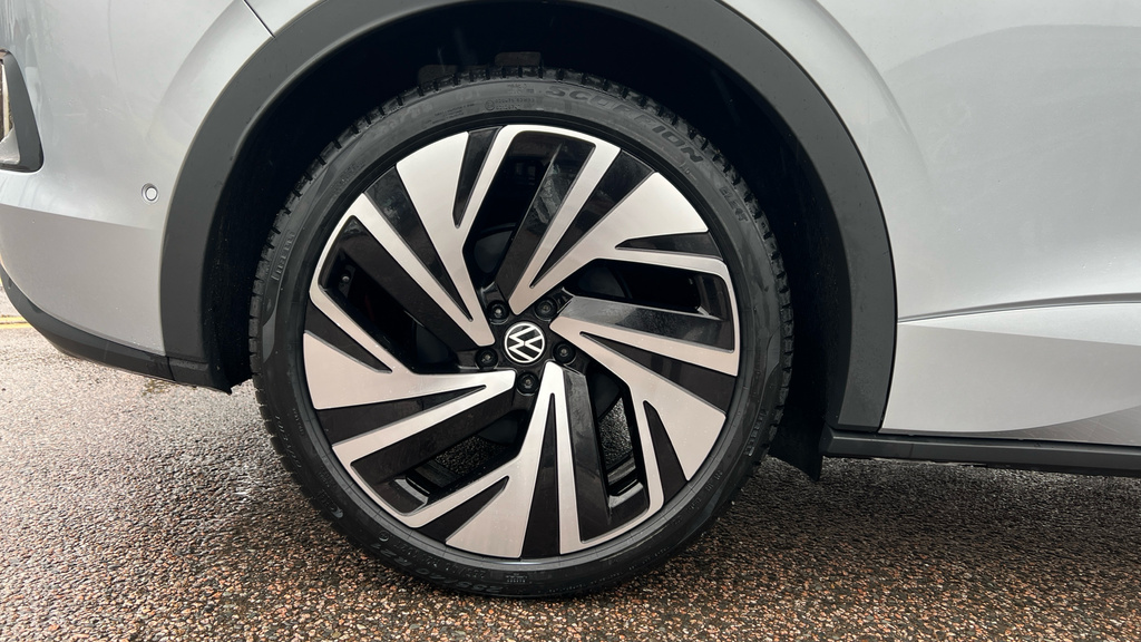 Volkswagen ID.5 Pure 52Kwh Match Suv 170 Ps Grey #20