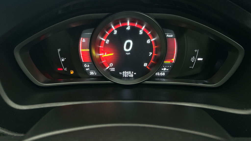 Volvo V40 2.0 T2 Momentum Hatchback Euro 6 Silver #17