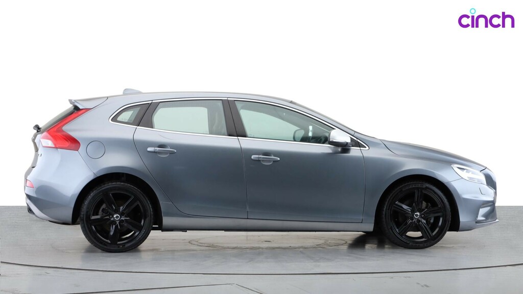 Volvo V40 2.0 T2 Momentum Hatchback Euro 6 Silver #2