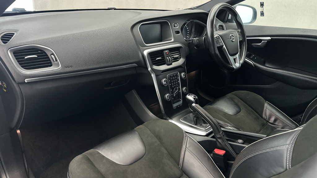 Volvo V40 2.0 T2 Momentum Hatchback Euro 6 Silver #11