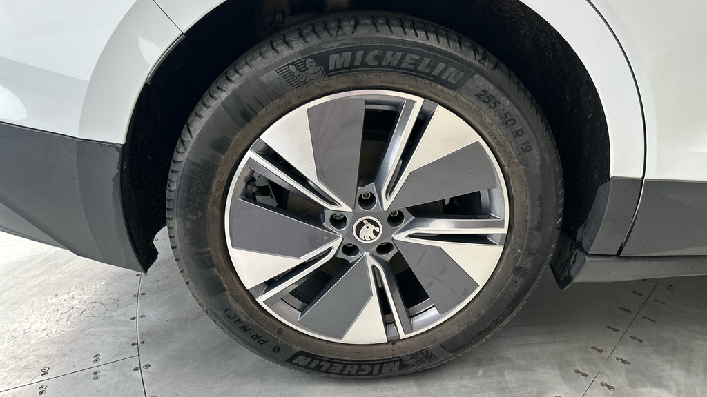 Skoda ENYAQ 150Kw 80 Loft 82Kwh Black #25