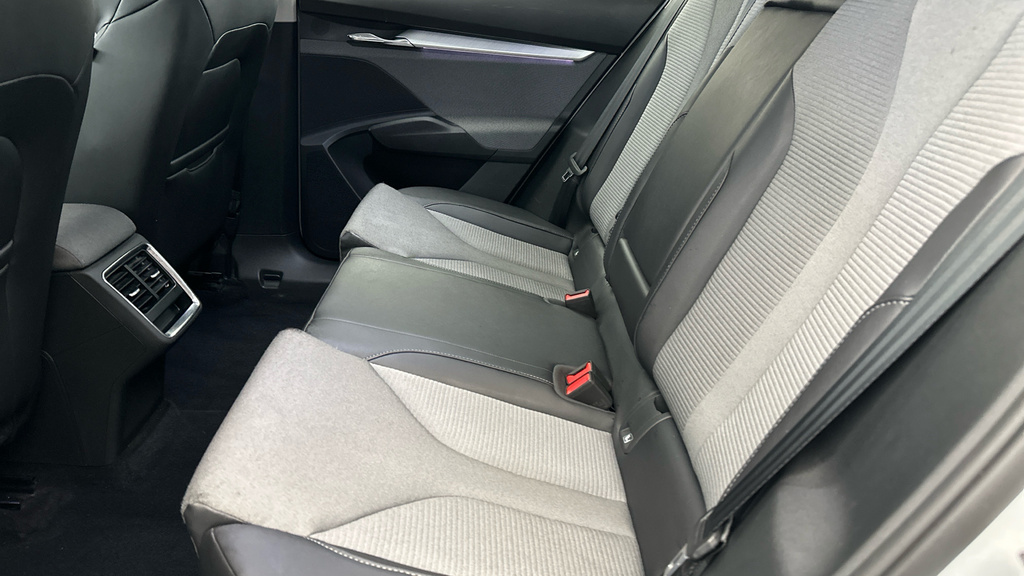 Skoda ENYAQ 150Kw 80 Loft 82Kwh Black #20