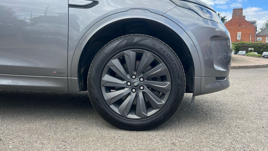 Land Rover Discovery Sport Hse Silver #17