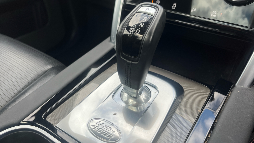 Land Rover Discovery Sport Hse Silver #30