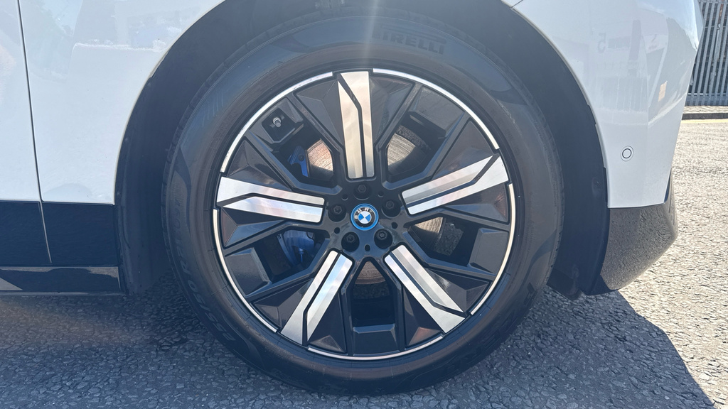 BMW iX 240Kw Xdrive40 M Sport Edition 76.6Kwh White #25