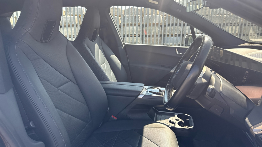 BMW iX 240Kw Xdrive40 M Sport Edition 76.6Kwh White #16