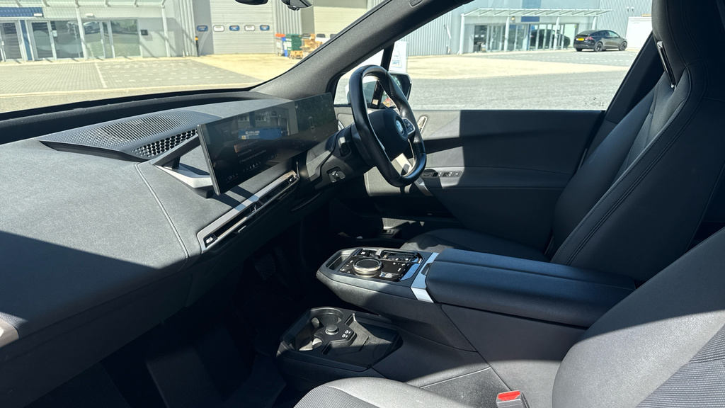 BMW iX 240Kw Xdrive40 M Sport Edition 76.6Kwh White #10
