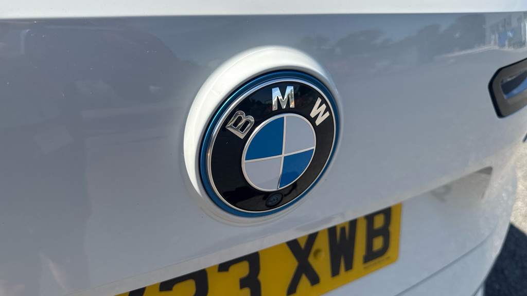 BMW iX 240Kw Xdrive40 M Sport Edition 76.6Kwh White #44