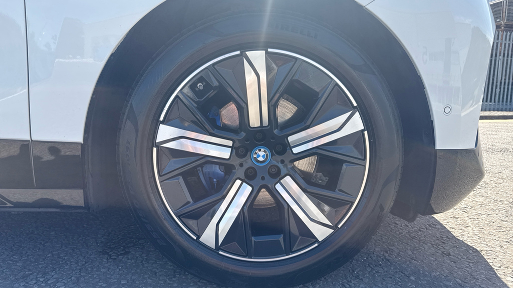 BMW iX 240Kw Xdrive40 M Sport Edition 76.6Kwh White #19