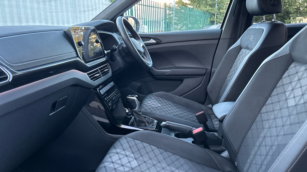 Volkswagen T-Cross 1.0 Tsi 115 Match Silver #30