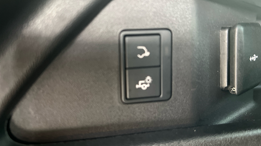 Land Rover Discovery Sport 1.5 P300e Dynamic Se 5 Seat Silver #68