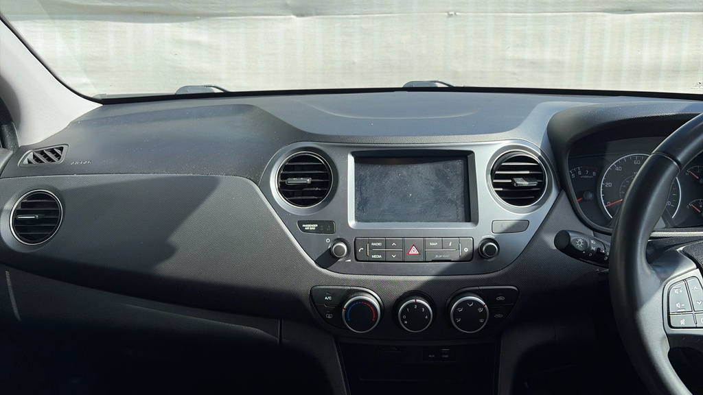 Hyundai I10 1.0 Premium Hatchback Euro 6 67 Black #17