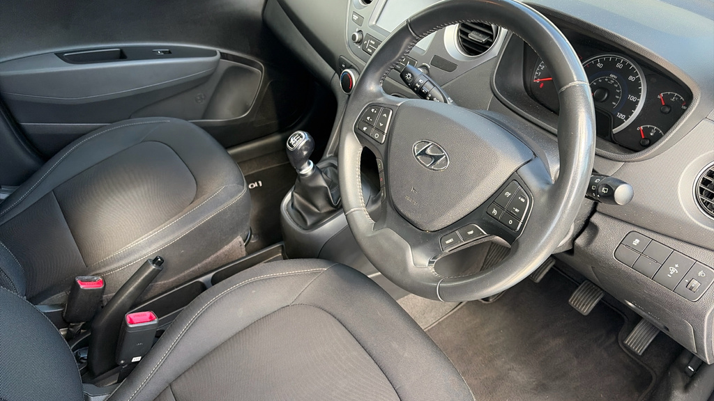 Hyundai I10 1.0 Premium Hatchback Euro 6 67 Black #10