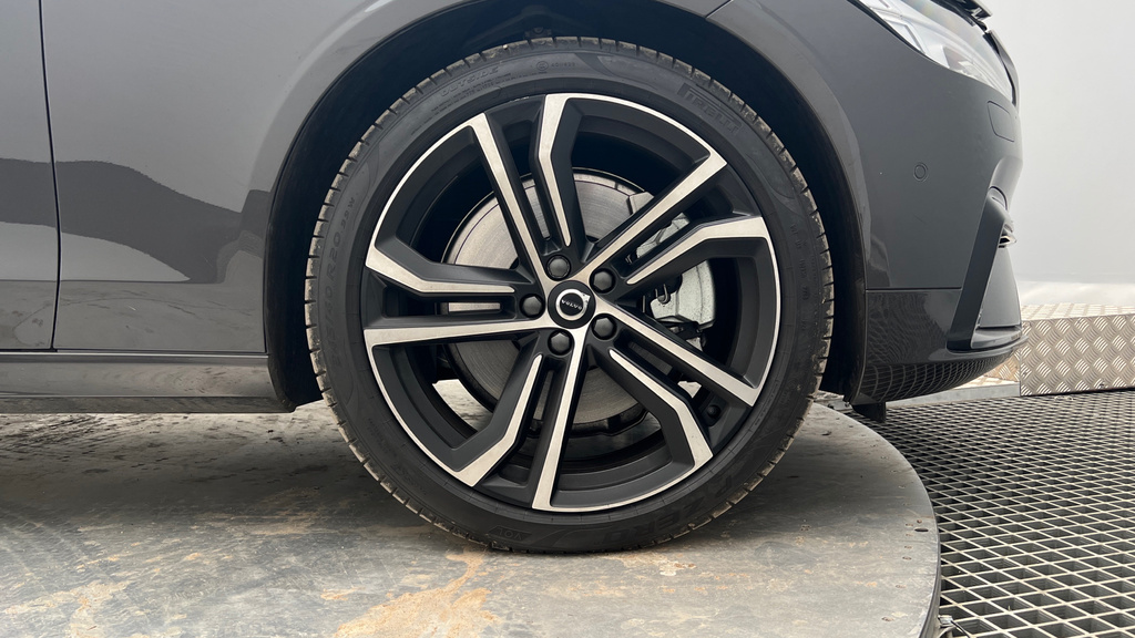 Volvo V90 Plus, T6 Awd Plug-in Hybrid, Dark Black #31