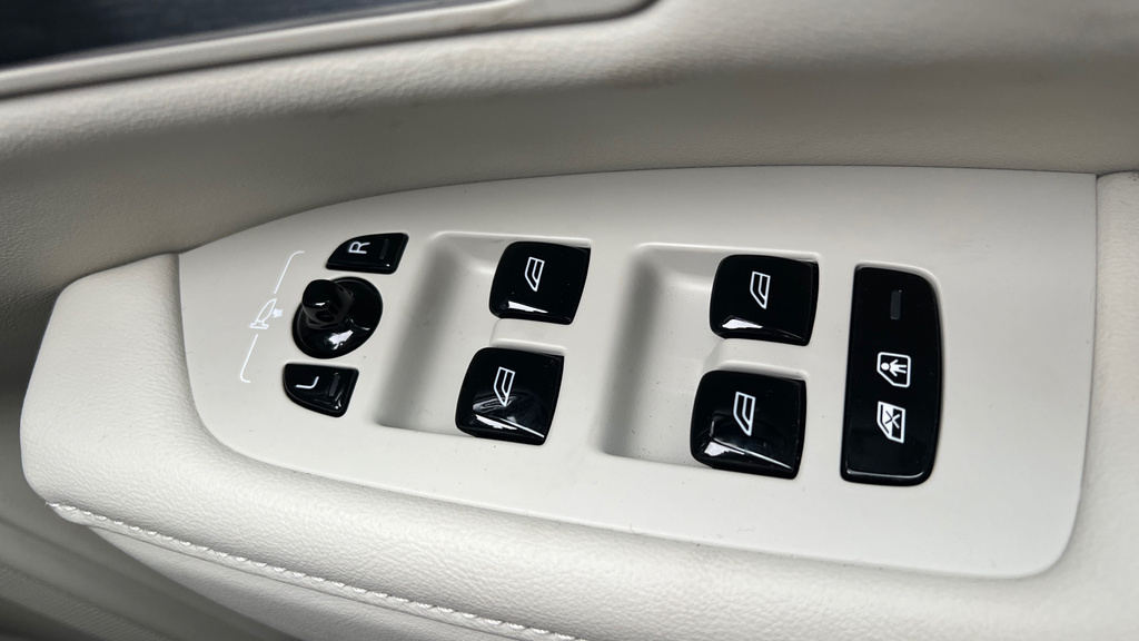 Volvo V90 Plus, T6 Awd Plug-in Hybrid, Dark Black #32