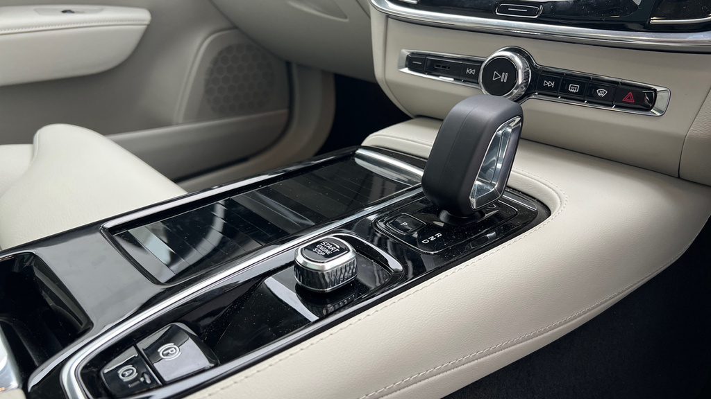Volvo V90 Plus, T6 Awd Plug-in Hybrid, Dark Black #22