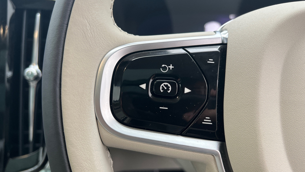 Volvo V90 Plus, T6 Awd Plug-in Hybrid, Dark Black #24