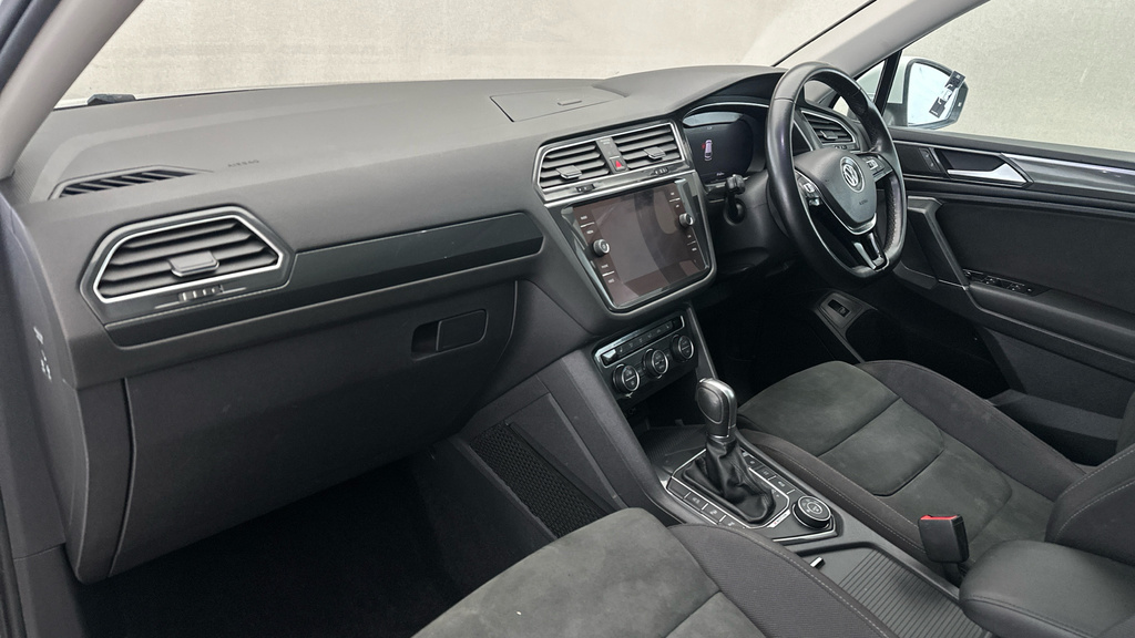 Volkswagen Tiguan Allspace 2.0 Tdi 4Motion Sel Dsg 2018 Black #13