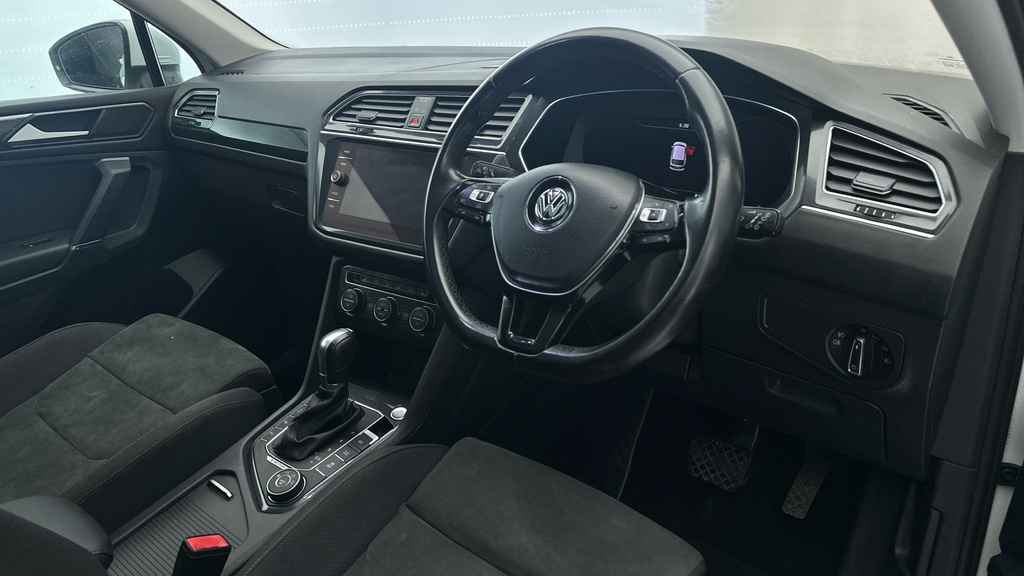 Volkswagen Tiguan Allspace 2.0 Tdi 4Motion Sel Dsg 2018 Black #12