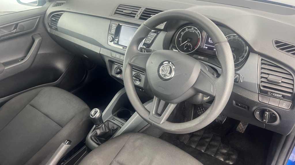 Skoda Fabia 1.0 Se Estate Red #9