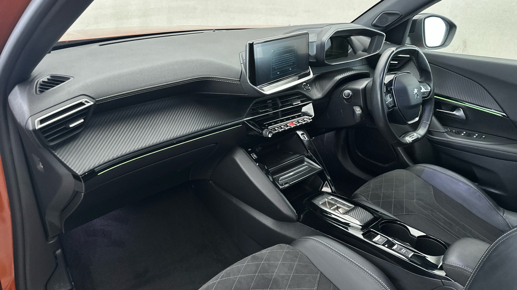Peugeot e-2008 50Kwh Allure Premium Suv 7Kw Ch  #12