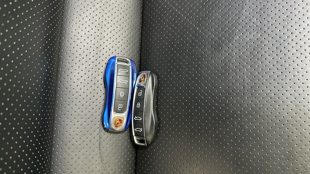 Porsche Taycan 560Kw Turbo S 93Kwh Blue #29