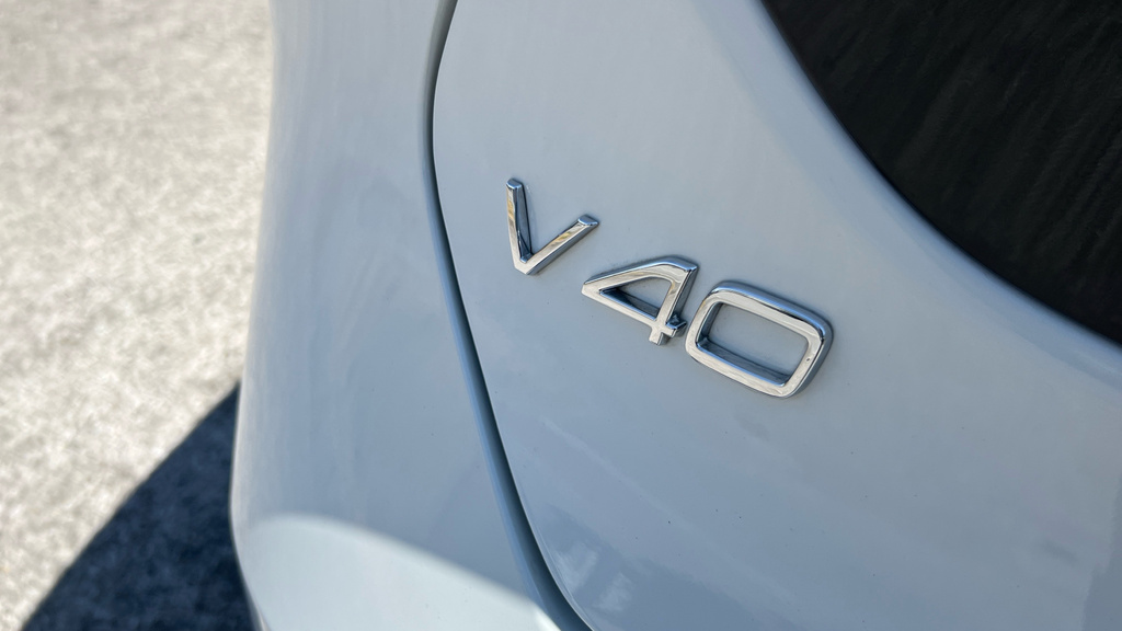 Volvo V40 T2 R-design Only 18,039 Miles From New Fsh H Red #47
