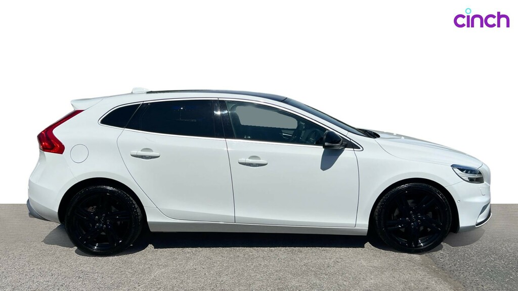 Volvo V40 T2 R-design Only 18,039 Miles From New Fsh H Red #2