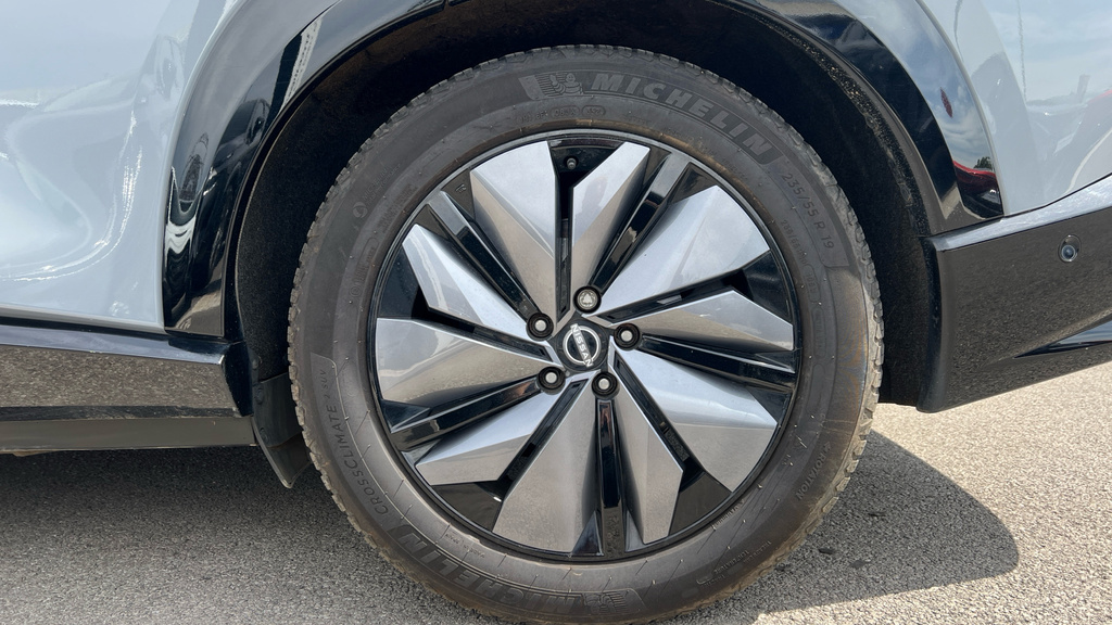 Nissan Ariya 225Kw Evolve 87Kwh 22Kwch E-4orce - 2023 Grey #19