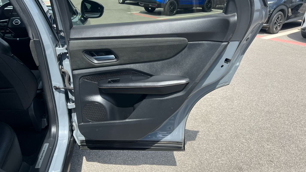 Nissan Ariya 225Kw Evolve 87Kwh 22Kwch E-4orce - 2023 Grey #42