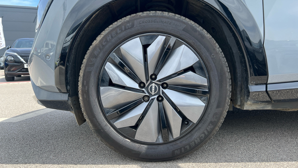 Nissan Ariya 225Kw Evolve 87Kwh 22Kwch E-4orce - 2023 Grey #17