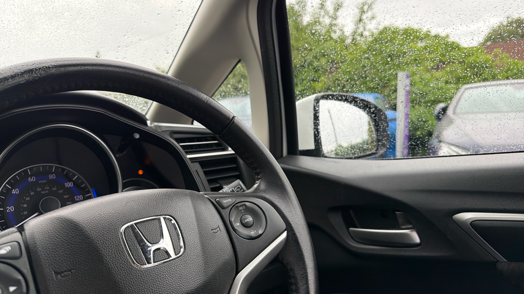 Honda Jazz 1.5 I-vtec Sport 5-Door Beige #29